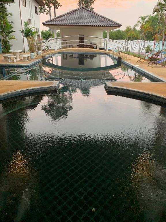 Centre of Excellence – strandmiljö Ban Phe Thailand